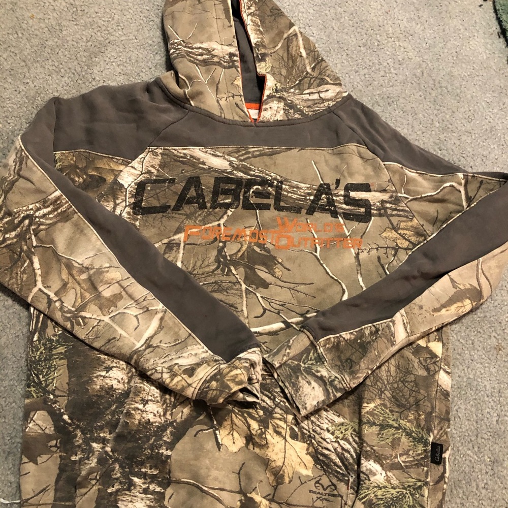Cabela’s sweatshirt